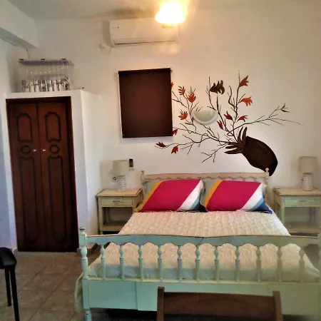 Ostria - Molos Alopronia