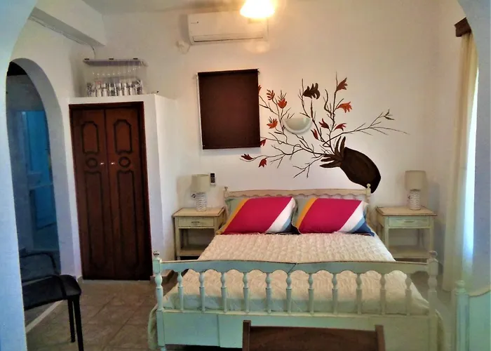 Ostria - Molos Alopronia