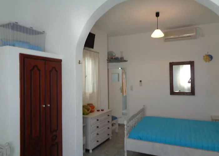 Ostria - Molos Alopronia